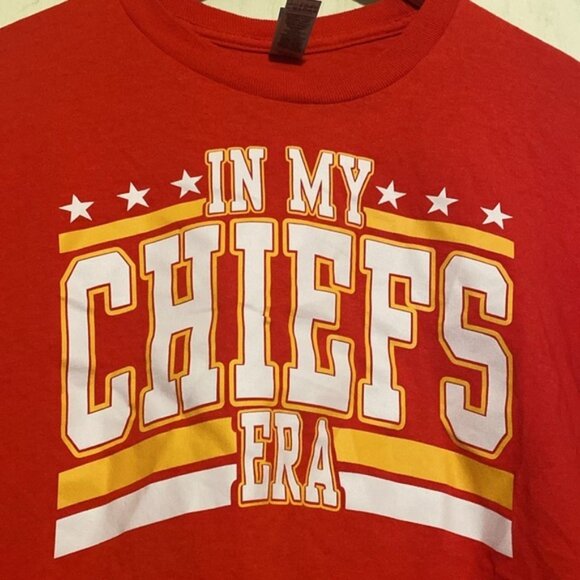 In my Chiefs era go‎ Taylor’s boyfriend, Kansas City Chiefs T-shirt - Picture 2 of 5
